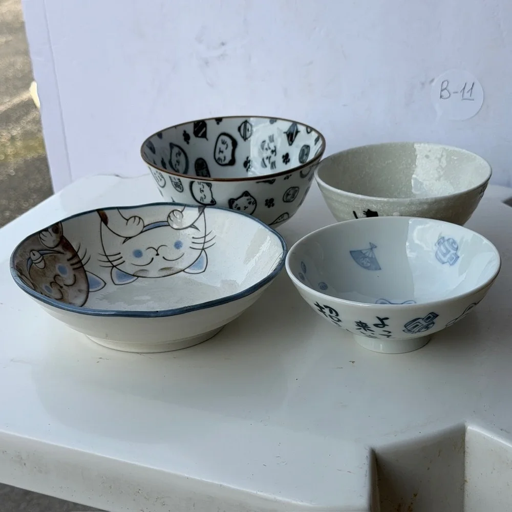 Set of 4 Japanese Ceramic Bowls Cat Themed Lucky Cat Kitchenware B-11